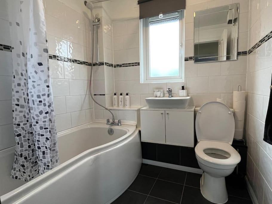Spacious Home Near Glasgow Green Экстерьер фото